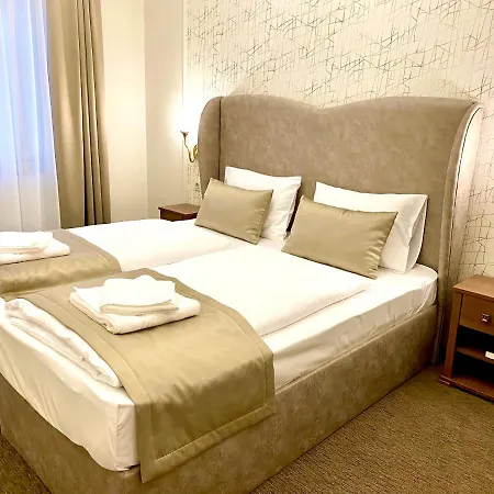 Borostyán Panzió Hotel Kaposvár Kültér fotó
